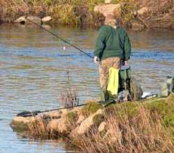 Angler an der Baarbachmndung in die ruhr 16.12,07